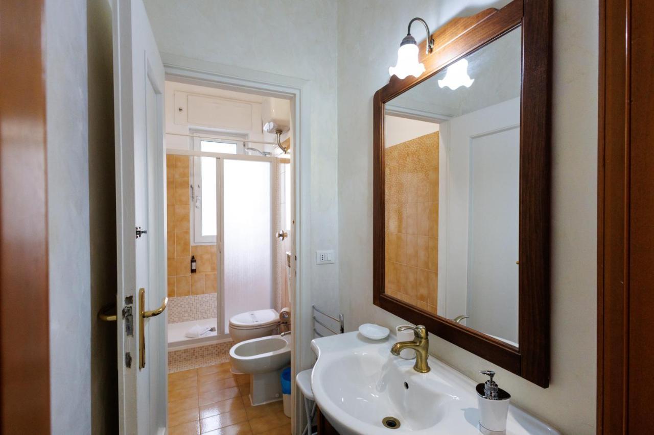 Casa Vittoria Di San Martino Affittacamere Génova Exterior foto